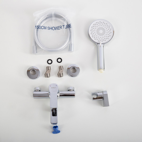 Смеситель для ванны и душа с ручным душем, шлангом и держателем BelBagno (ALBANO-VASM-CRM)