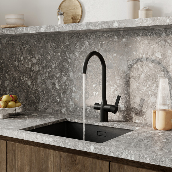 Смеситель для кухни Iddis Pure с каналом для фильтрованной воды черный (PURBLFJi05) Смеситель для кухни Iddis Pure с каналом для фильтрованной воды черный (PURBLFJi05)