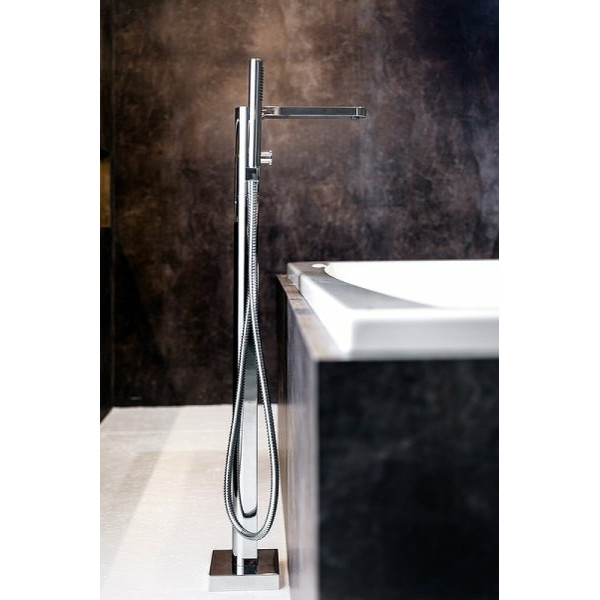 Смеситель напольный Ravak Chrome с душевой лейкой хром (X070101)