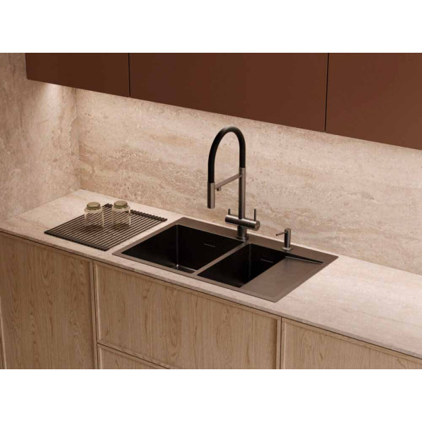 Смеситель для кухни Omoikiri Kanto-GM-BL с переключателем на фильтр, с выдвижным изливом вороненая сталь/черный (4994605)