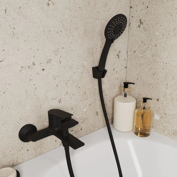 Смеситель для ванны и душа Milardo Azure с душевым комплектом, черный (AZUBL00M02) Смеситель для ванны и душа Milardo Azure с душевым комплектом, черный (AZUBL00M02)