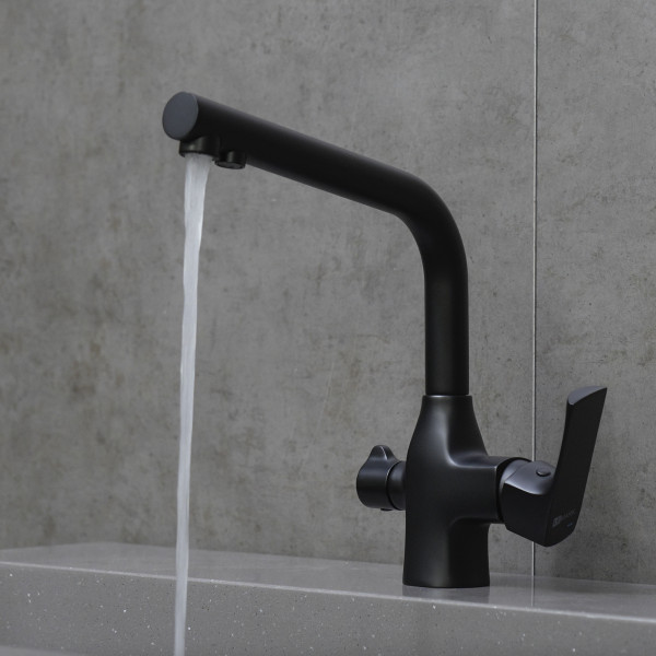 Смеситель для кухни Lemark Ursus с выводом для питьевой воды черный матовый (LM7258BL) Смеситель для кухни Lemark Ursus с выводом для питьевой воды черный матовый (LM7258BL)