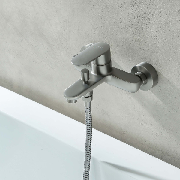 Смеситель для ваны и душа Aquatek Ника оружейная сталь (AQ1840BGM) Смеситель для ваны и душа Aquatek Ника оружейная сталь (AQ1840BGM)