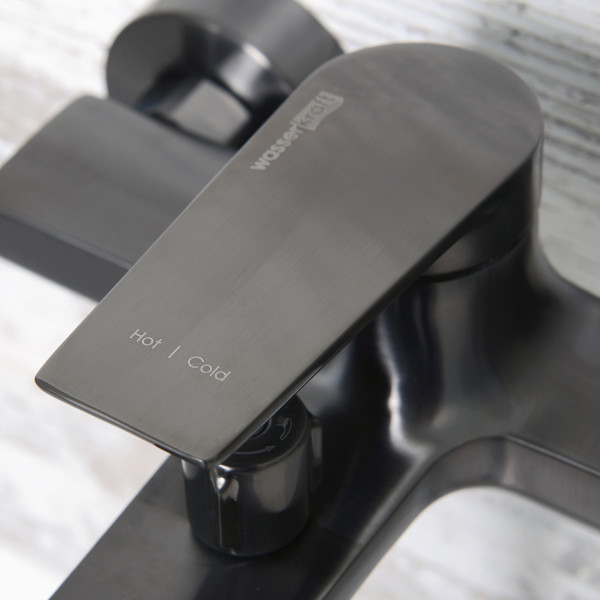 Смеситель для ванны и душа WasserKRAFT Wiese оружейная сталь (8401) Смеситель для ванны и душа WasserKRAFT Wiese оружейная сталь (8401)