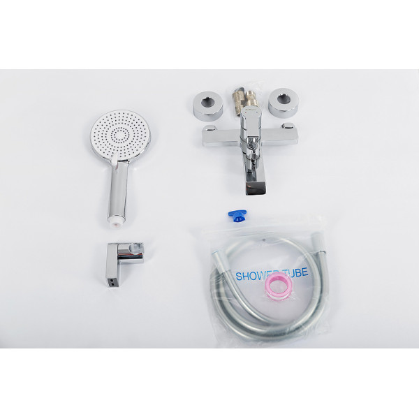 Смеситель для ванны и душа BelBagno с ручным душем, шлангом и держателем, хром (AURORA-VASM-CRM) Смеситель для ванны и душа BelBagno с ручным душем, шлангом и держателем, хром (AURORA-VASM-CRM)