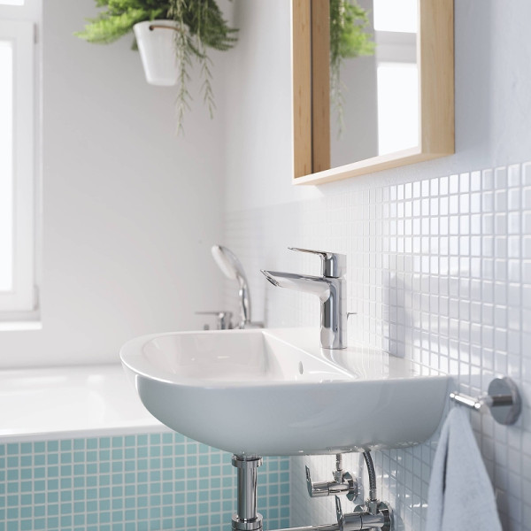 Смеситель для раковины Grohe BauLoop хром (23762001) Смеситель для раковины Grohe BauLoop хром (23762001)