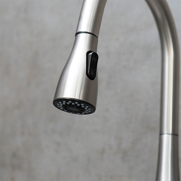 Смеситель для кухни Lemark Expert с выдвижным изливом, хром (LM5084S) Смеситель для кухни Lemark Expert с выдвижным изливом, хром (LM5084S)