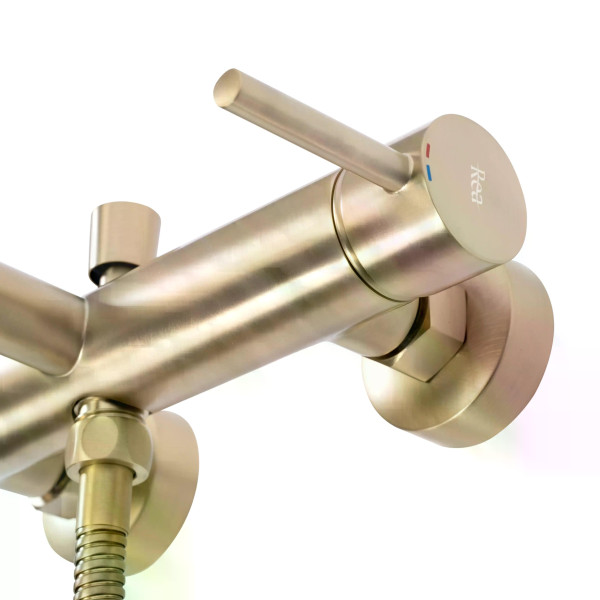 Смеситель для раковины Rea Lungo с душевым комплектом золото матовое (REA-B8010) Смеситель для раковины Rea Lungo с душевым комплектом золото матовое (REA-B8010)