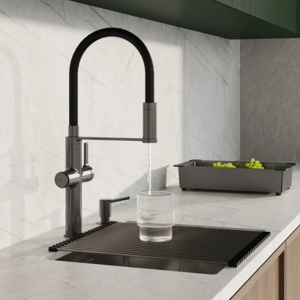 Смеситель для кухни Iddis Ikon С фильтром для питьевой воды черный (IKNGMFFi05) Смеситель для кухни Iddis Ikon С фильтром для питьевой воды черный (IKNGMFFi05)