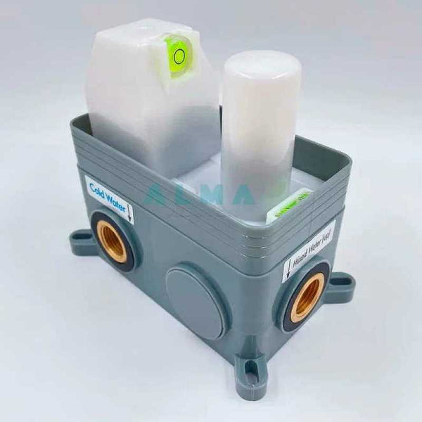 Душевая система ALMAes Teivaz черная матовая (TVZ-1805) Душевая система ALMAes Teivaz черная матовая (TVZ-1805)