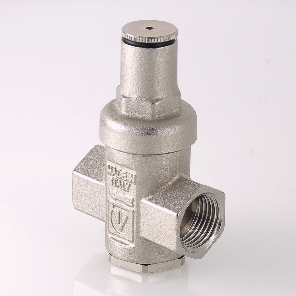 Редуктор давления поршневой 3/4" (1-4,5 бар) Valtec (VT.087.N.0545) Редуктор давления поршневой 3/4" (1-4,5 бар) Valtec (VT.087.N.0545)
