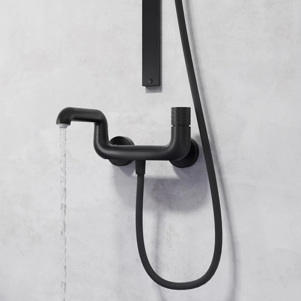 Смеситель для ванны и душа Iddis Twist черный (TWIBLBTi02WA)