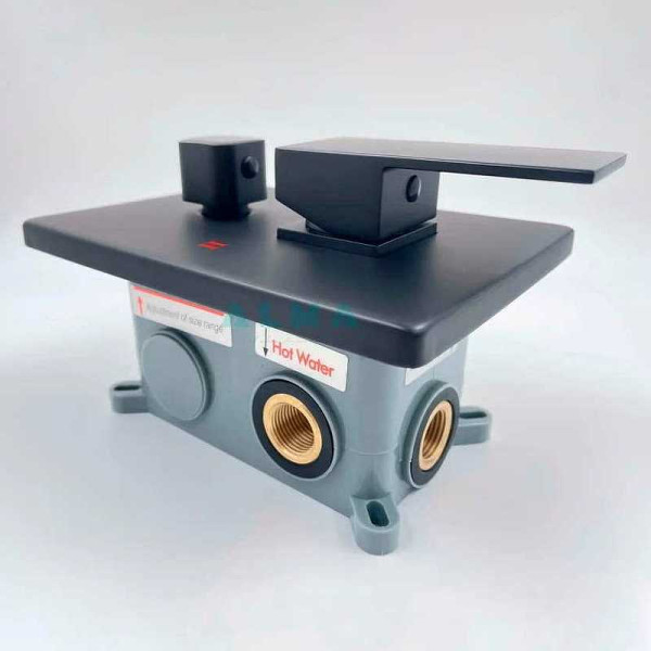 Душевая система ALMAes Teivaz черная матовая (TVZ-1805) Душевая система ALMAes Teivaz черная матовая (TVZ-1805)