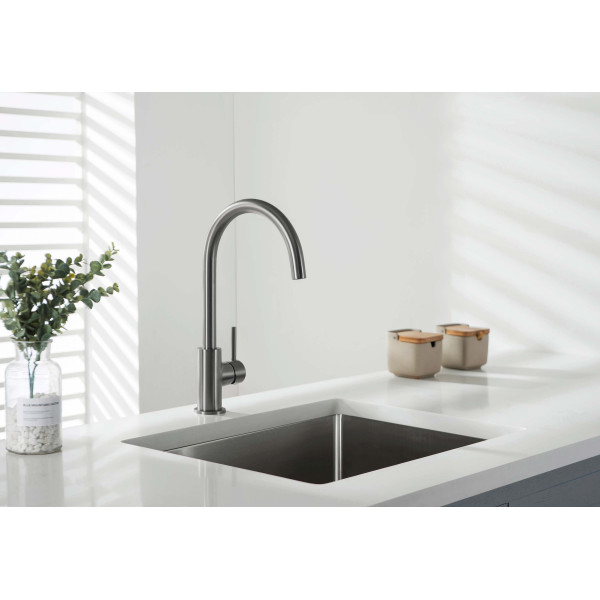 Смеситель для кухни Aquatek Европа шлифованный черный хром (AQ1382BGM) Смеситель для кухни Aquatek Европа шлифованный черный хром (AQ1382BGM)