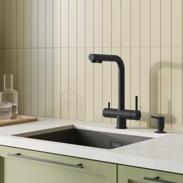 Смеситель для кухни Iddis Umbra с выдвижным изливом и каналом для фильтра черный матовый (UMBBLPFi05) Смеситель для кухни Iddis Umbra с выдвижным изливом и каналом для фильтра черный матовый (UMBBLPFi05)